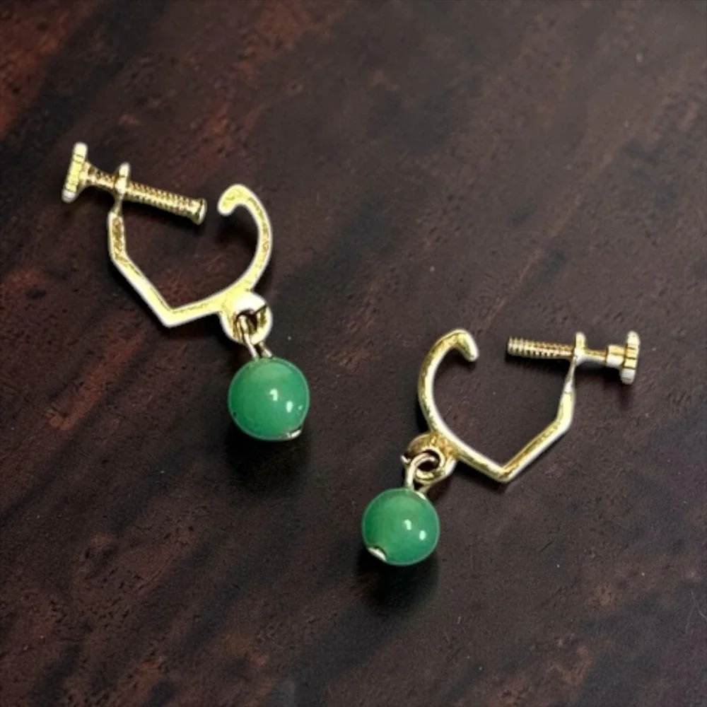 Vintage Green/Gold Tone Drop‎ Screw Back Earrings